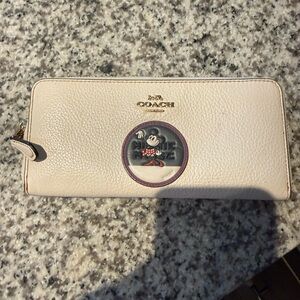 Minnie Mouse Disney coach wallet